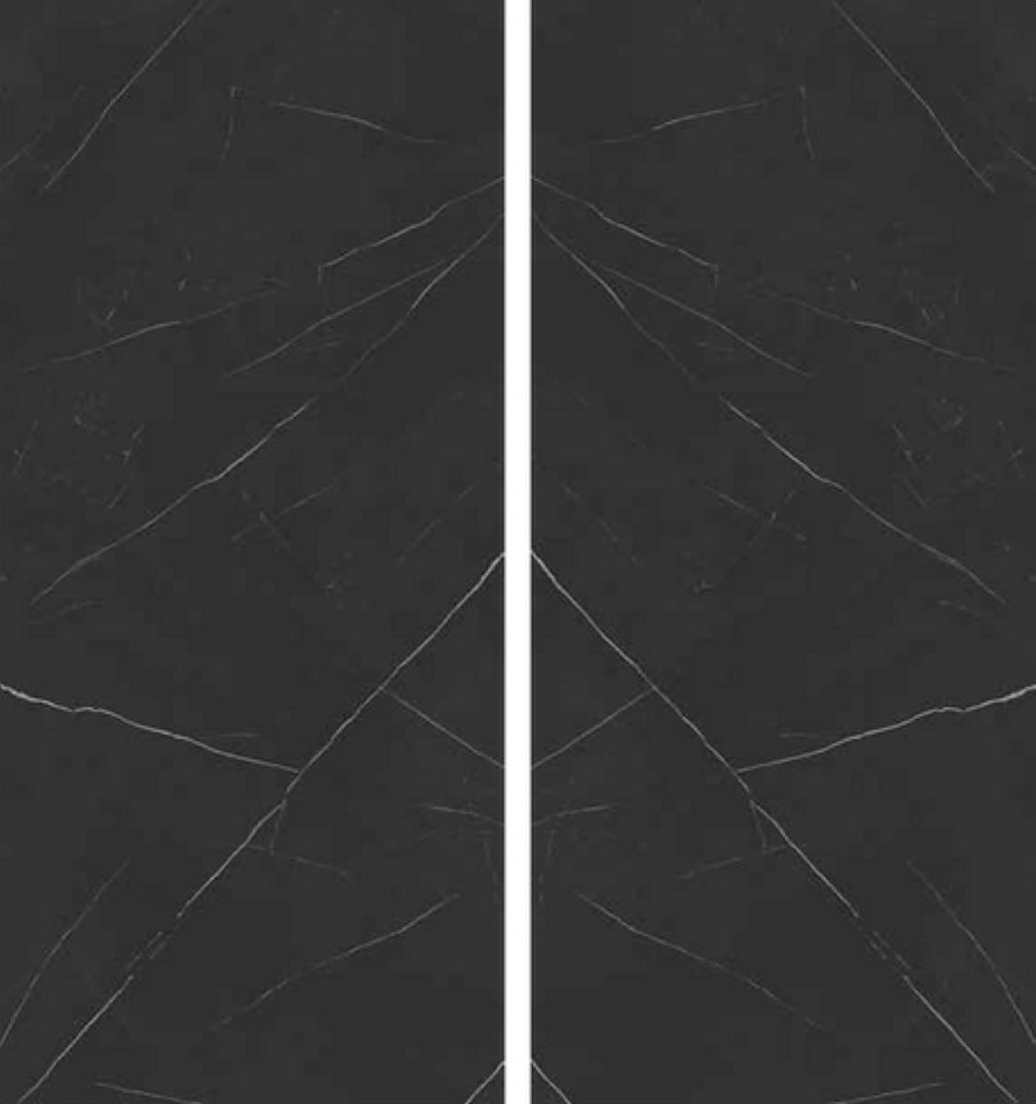 Pietra Nero in bookmatch (OpenBook) uitvoering - twee gespiegelde slabs